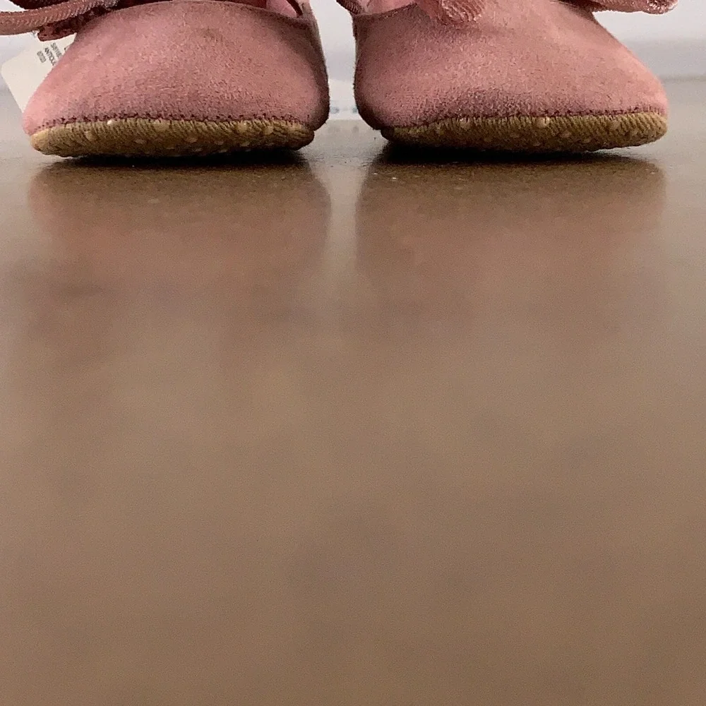 Old Navy Baby Girl Size 0-3 Months Pink Faux-Suede Bow-Tie Ballet Flat NWT *Flaw